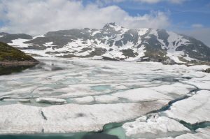 Encyclopédie environnement - glaciers fleuves - lac au Col du Grimsel 