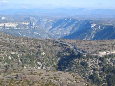 karst - Encyclopedie de l'environnement - Causse de Blandas, Gorges de la Vis (Gard et Hérault)
