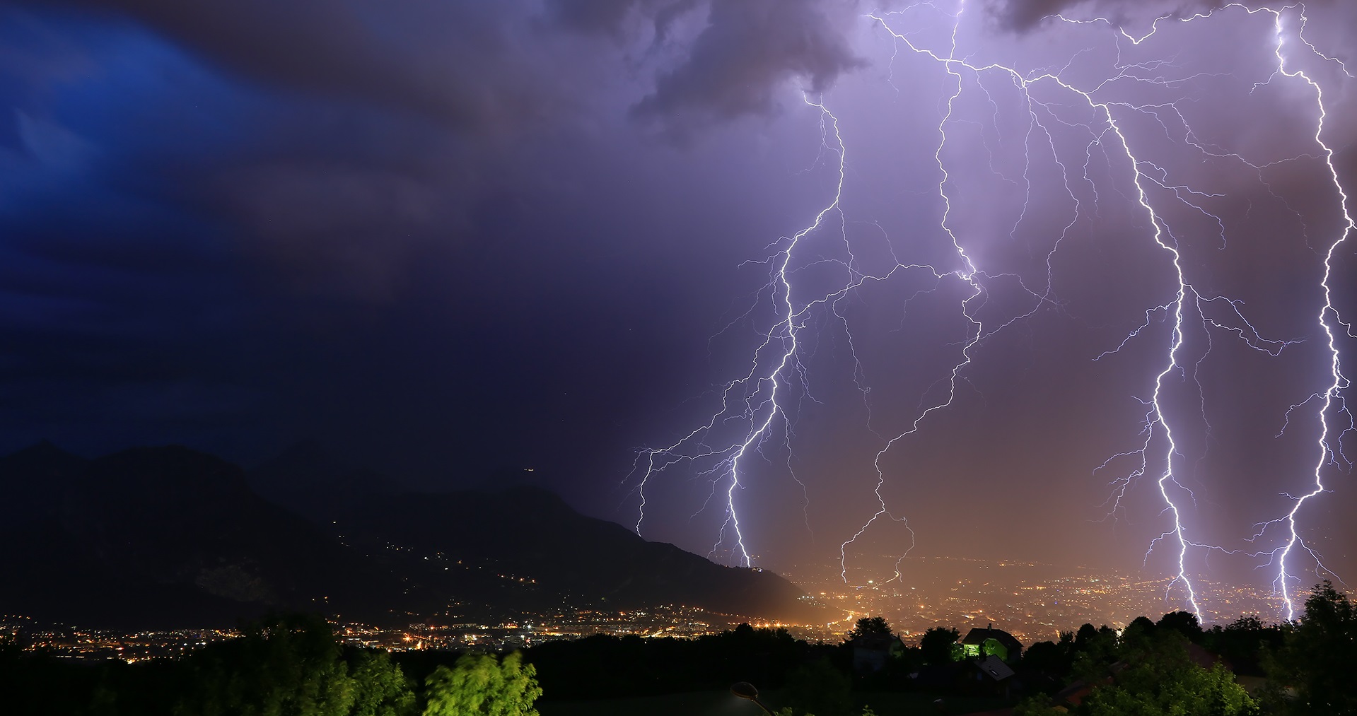 storms - thunderstorms - orages