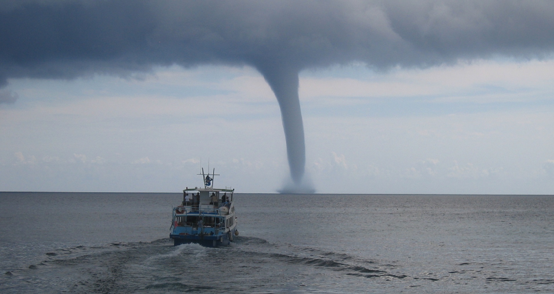 Encyclopédie environnement - tornades - couverture