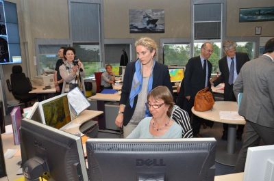 环境百科全书-预报员的作用-2013年，生态、可持续发展和能源部长戴尔菲娜·巴托夫人访问了位于图卢兹的法国气象局国家预报中心