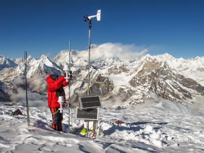 station meteo mera peak hautes montagnes Asie